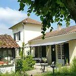 Bed and Breakfast Le Savoir Vivre Bonnes (Charente)