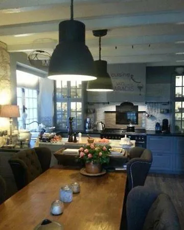 Le Savoir Vivre Bonnes (Charente)