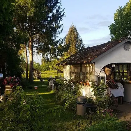 Frühstückspension Le Savoir Vivre Bonnes (Charente)