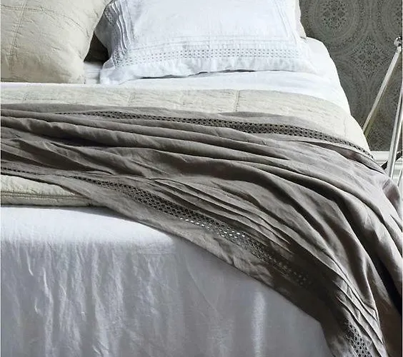 Le Savoir Vivre Bed & Breakfast *